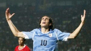 Nu se poate, nu se poate!** VIDEO Killerul Stelei inventează încă un șut "criminal"! Cavani, eficiență 100%