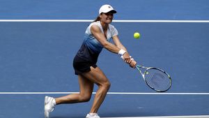 Dominatoarea de la Guanghzou. Monica Niculescu s-a calificat în finală după ce a pierdut doar două game-uri cu Yafan Wang