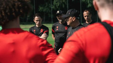 I-a lăsat mască pe belgieni când l-a prezentat pe Mircea Rednic: „Nu l-am adus pentru că e ieftin, ci pentru că e bun”