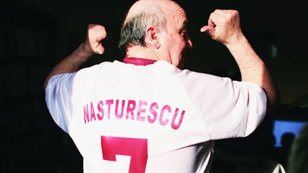 Povești fabuloase cu regretatul Bebe Năsturescu, orfan de la trei ani! „Dinamoviștii ne-au luat la întrebări că de unde avem noi valută" + Cum l-au amenințat steliștii | SPECIAL