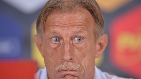 DIN INTERIOR | Cum a influențat bariera lingvistică parcursul naționalei: "Daum vorbea și eu traduceam. Pe cei care nu înțelegeau îi luam deoparte". Apar detalii despre colaborarea dintre german și vestiar