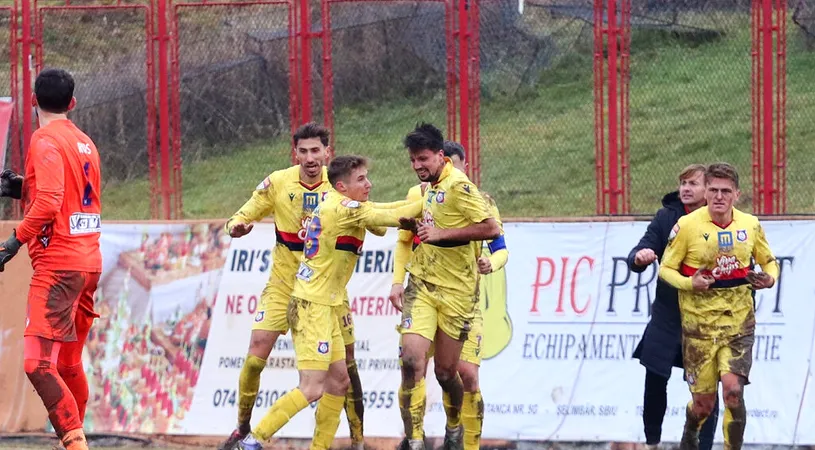 FC Bihor a scos un punct, in extremis, din mocirla de la Cisnădie și rămâne în clasament peste CSC Șelimbăr. Gheorghe Ghiț: ”Nu pot decât să-i felicit pe băieţi”