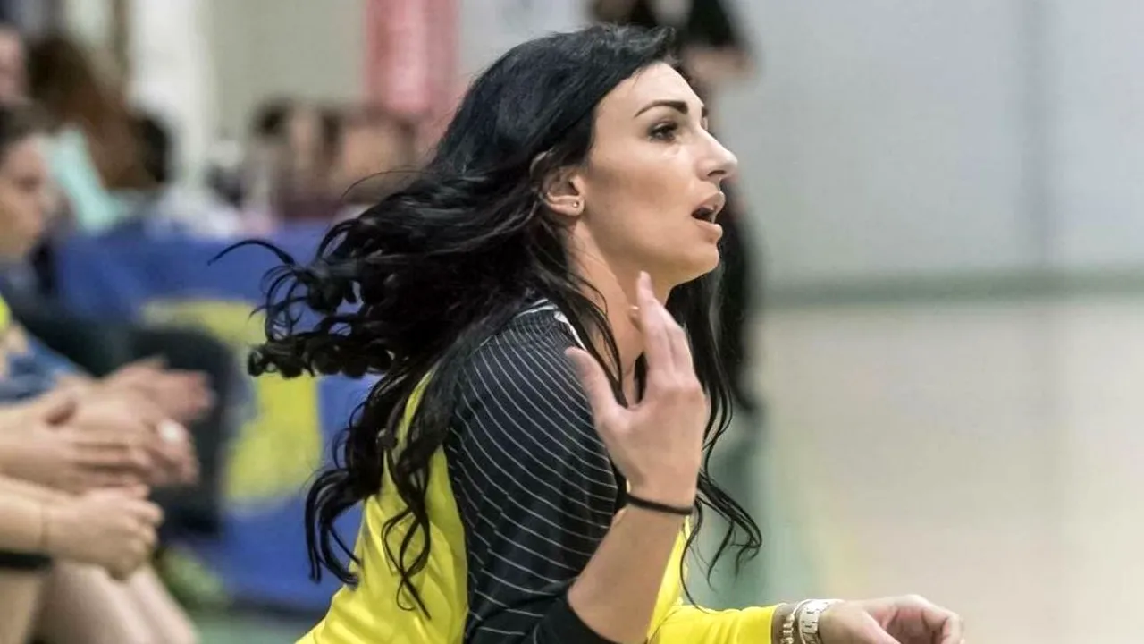 Cea mai sexy antrenoare de handbal din România s-a răzgândit și nu se mai retrage: „Echipa mea e mai bună decât a ta!” | GALERIE FOTO