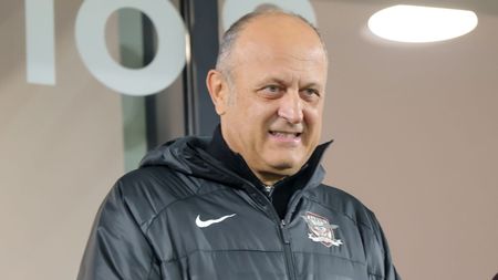 Dan Șucu i-a adus lui Marius Șumudică fotbalistul cu care Rapid vrea să ia titlul la vară! Prima reacție a jucătorului după ce a îmbrăcat tricoul giuleștenilor