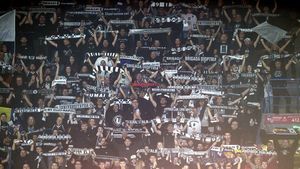 Lovitura dată de celebra bancă din România în orașul unde se duce „războiul” momentului din fotbalul nostru: „Este un model!”