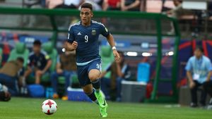 Barcelona va da în sfârșit marea lovitură pe piața transferurilor! Spaniolii anunță că Lautaro Martinez vine pe Camp Nou. Salariul vedetei din Serie A