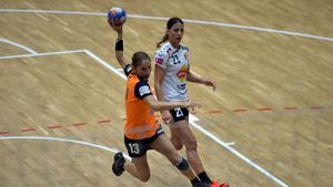 CSM București și HCM Baia Mare sunt favorite să debuteze cu victorii în Ligă. S-au dus vremurile cu "lapte și miere" la Ljubljana. Vărzaru: "Cu toții ne dorim să lăsăm numele clubului în istoria handbalului de elită"