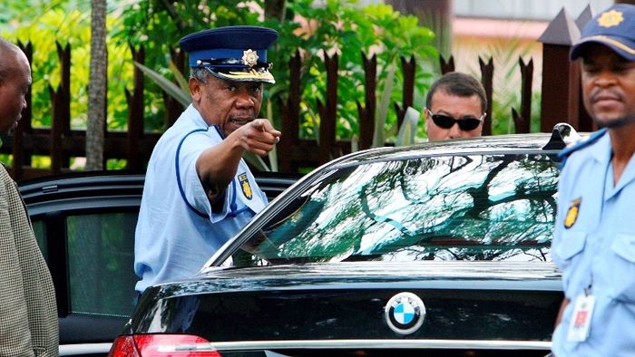 Condamnat 18 luni de închisoare după ce a încercat să păcălească un turist la CM!