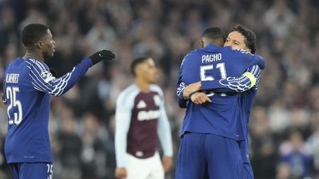 Francezii n-au arătat milă pentru PSG, după ce a fost la un pas să rateze calificarea: „A deraiat complet”