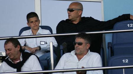 INCREDIBIL Copilul lui Mititelu, patronul Științei la doar 13 ani! Bonus?** Vezi și documentul prin care Piți a fost suspendat!