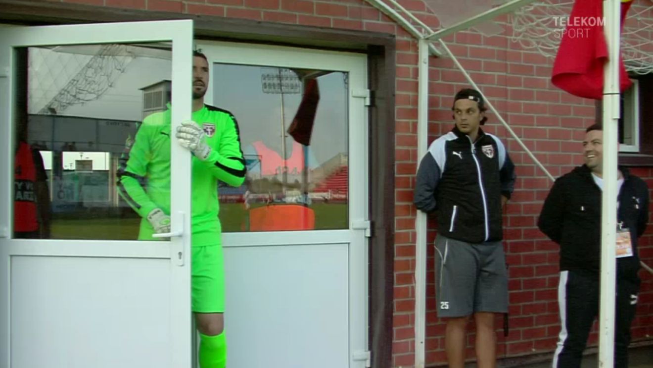 A plecat spre vestiare în timpul meciului dintr-un motiv....greu de ghicit! VIDEO | Mihai Mincă și unul dintre cele mai ciudate momente ale sezonului în Liga 1
