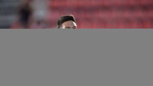 FCSB - U Craiova | Dennis Man e plin de ironii pentru celelalte formații din Liga 1 Betano: "E mai frumos când se întâlnesc două echipe care joacă fotbal"