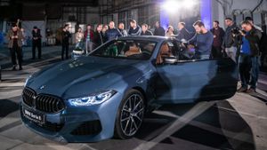 Cum arată ”mașina de pește” pe care și-a cumpărat-o Olimpiu Moruțan cu 100.000 de euro | GALERIE FOTO