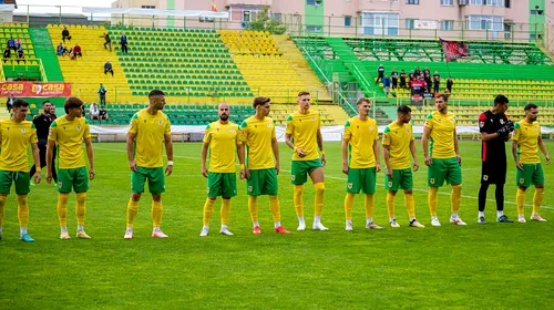 Antrenorului echipei care a mâncat bătaie în Liga 2 în ultimele două etape cu 8-1 și 9-0 îi e teamă de un dezastru și mai mare cu FCU. „Dacă nu o rezolvăm cu portarii vom lua și mai multe goluri. Nu vrem să abandonăm campionatul, deși unii jucători au și reziliat”. EXCLUSIV