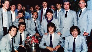 Becali: 'Unde erai tu** Balint când eu salvam Steaua de la retrogradare?'