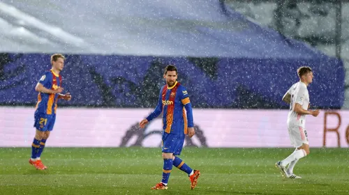 Cum a întrerupt ploaia „El Clasico”! Arbitrul, nevoit să oprească meciul pentru a-și schimba casca. Leo Messi a început să tremure din cauza frigului pe teren | FOTO & VIDEO