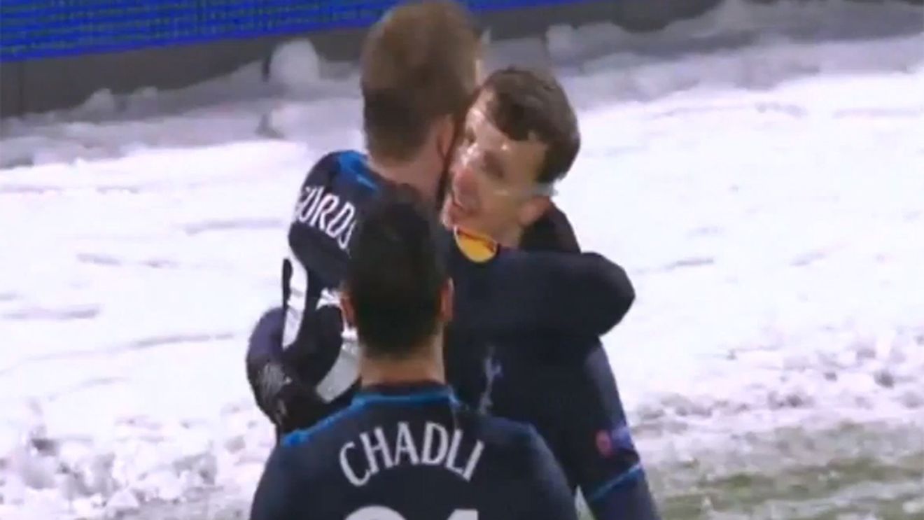 Omul potrivit la locul potrivit :) VIDEO: Chiricheș a strâns toate laudele pentru golul de 0-1 din Tromso - Tottenham! 