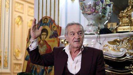 Dialog incendiar între Gigi Becali și Neluțu Sabău în direct la TV: „Tavi Popescu să nu aibă zi liberă. Asta e o meserie, ce să facă altceva?” / Problema știi care e? „E și o mentalitate a jucătorului român”