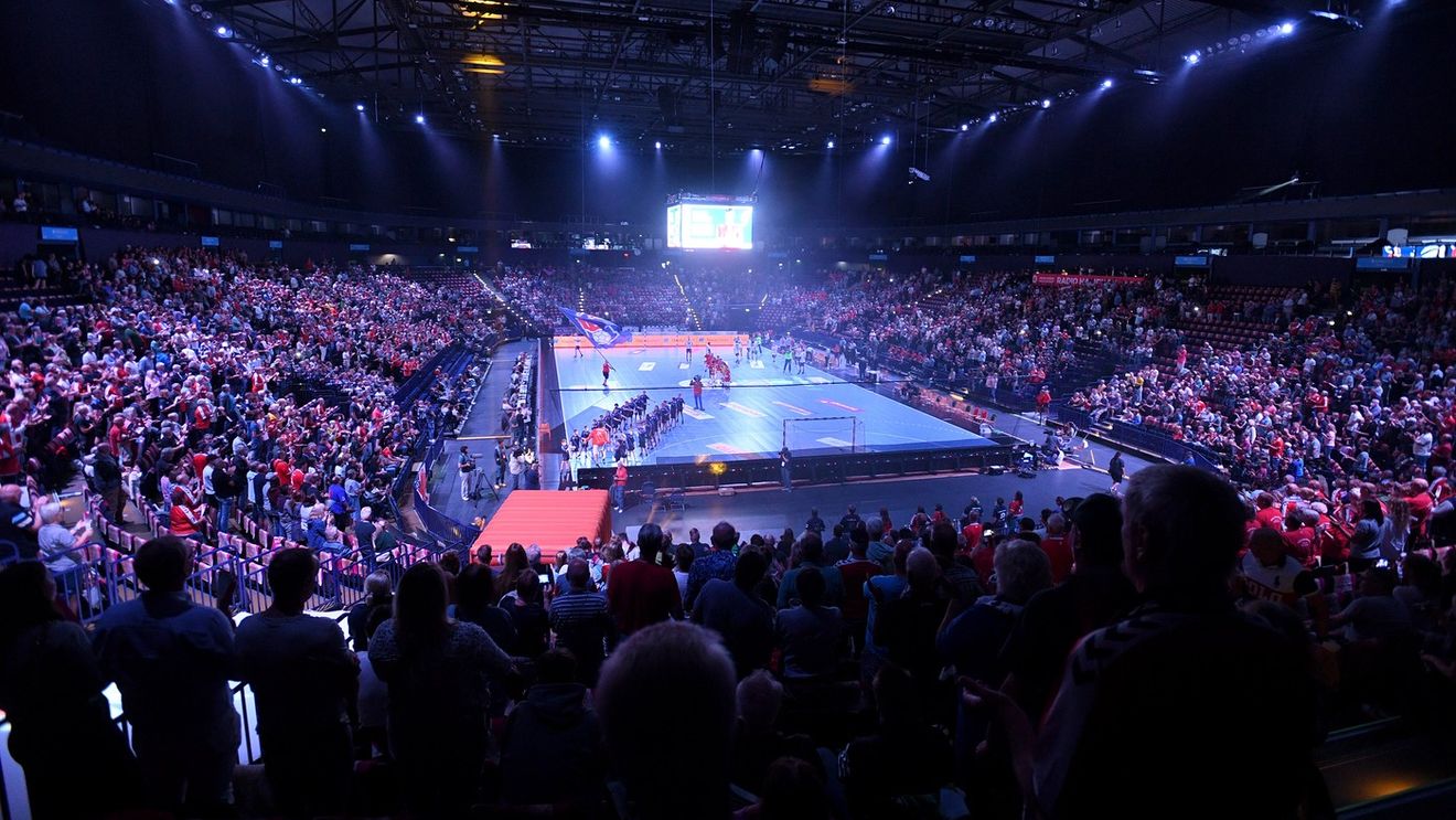 Dinamoviștii invadează Germania! Federația Europeană a rămas uimită de cererea imensă de bilete din România pentru Final Four-ul istoric din European League. EXCLUSIV