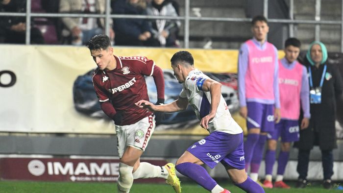 „Cine e pe primul loc?”. Alex Dobre a început să cânte la flash-interviu, după Rapid - FC Argeș 2-0