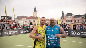 Unu la unu cu Levi Szjiarto, cel mai titrat baschetbalist român în activitate. Sandu Lungu, luptător de MMA: "Nu cred că aș fi putut face carieră în baschet, dar îmi place să încerc sporturi noi"