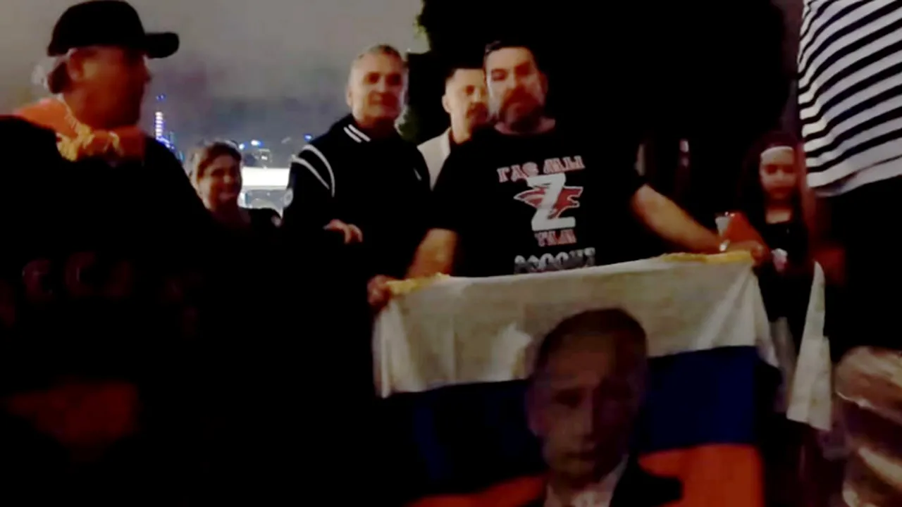 Tatăl lui Novak Djokovic, decizie șocantă la Australian Open! Srdjan a participat la manifestațiile pro-rușilor și a fluturat un steag cu chipul lui Vladimir Putin | VIDEO