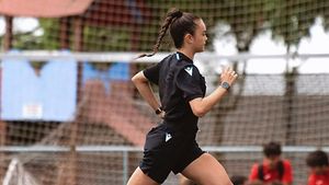 Arbitra, asaltată de jucători: „Mi-au scris în privat, pe Instagram, iar unii s-au dat la mine în timpul partidelor”