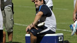 Maradona a luat cinci "Săpăligi"!** Ion Marin a zdrobit la debutul pe banca lui Dubai Club echipa argentinianului