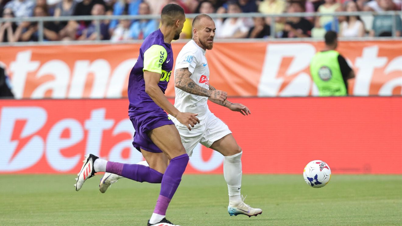 Primul diagnostic pentru Denis Alibec. Cât ar putea absenta după accidentarea la genunchi din FCSB – CFR Cluj 2-1