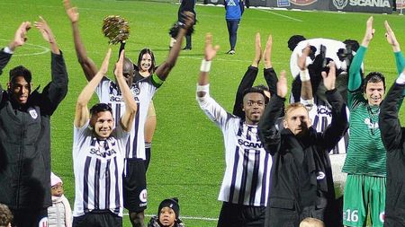 Gestul șocant al unui internațional din Ligue 1! A fost reținut după ce a sărbătorit prelungirea contractului masturbându-se în public