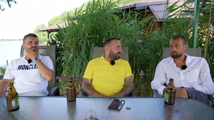 Dialog fabulos între Gabi Tamaș și Constantin Budescu, după un gest incredibil al „Artistului” : „Ai umplut un geamantan cu carne de porc!”/ „Ce vrei, dacă jucam în străinătate?! Trebuia să facem masă” | VIDEO