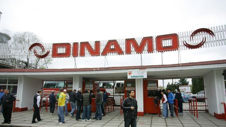 5 lei** costă un bilet pentru fanii lui Dinamo la partida cu Rapid!