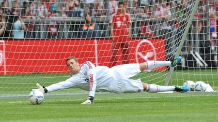 Xabi Alonso, despre Manuel Neuer: "Este cel mai bun portar alături de care am jucat vreodată. Are mari șanse să câștige Balonul de Aur"