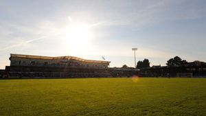 Anglia l-a găsit pe noul Balotelli!** E anchetat de poliție după ce a făcut gestul din 2009 al lui Lehman, care a transformat campioana României în "Urinea"