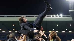 Chelsea e noua campioană a Angliei! Conte închide lupta la titlu după 1-0 cu WBA si pune punct unui sezon FABULOS. Rezerva Batshuayi a marcat golul care va rămâne în istorie. VIDEO | Cum au sărbătorit londonezii al șaselea campionat din istorie