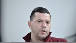 Suporterii echipei naționale au reacționat dur când au citit lista stranierilor convocați de Contra: "Ce caută la lot? Vai de noi"