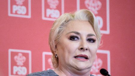 Viorica Dăncilă a profitat de sosirea Simonei Halep pentru o "baie de mulțime"! Ce s-a întâmplat pe Aeroportul Henri Coandă