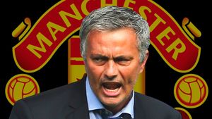 Ar intra în istorie dacă va face mutarea asta! "Aștept să mă sune Mourinho!" "The Special One", la un telefon distanță de transferul care va șoca fotbalul
