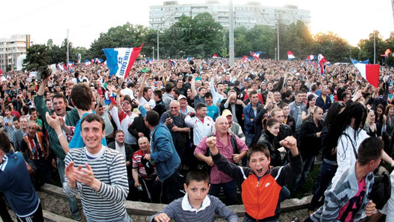 Vuvuzele, torțe și... Oțelul!** Peste 3.000 de gălățeni au sărbătorit titlul "la Păpădie"