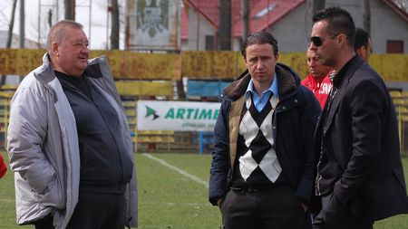 EXCLUSIV | Primarul care l-a adus pe Reghecampf de 4 ori la Snagov: "Este un escroc, are să-mi dea bani". Mărturii șocante din trecutul antrenorului: blatul de la Buftea, cum cheltuia banii clubului și caietele lui Neubert