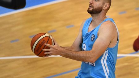 Spectacol pe consolă la prima etapă Raiffeisen Bank eSport Arena Streetball: Un fost jucător de Euroligă a fost în competiție!