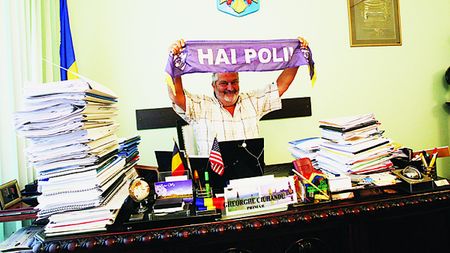 Un "croșeu" în imaginea lui Sandu:** "A dat Timișoara pe Chiajna! Prost schimb!"