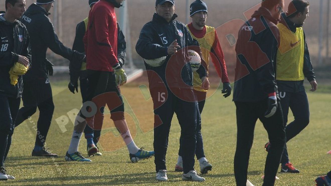 FOTO O veste bună pentru Ilie Stan:** a revenit la antrenamente jucătorul care îi poate acoperi una din cele mai mari găuri din defensivă