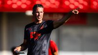 Gluma cu care Robin van Persie a făcut senzație la conferință înainte de FCSB – Feyenoord: „Și acum, să aud!”