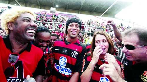 Carnavalul de la Rio!** Isterie la prezentarea lui Ronaldinho