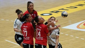 SCM Rm. Vâlcea a realizat o repriză de vis cu Măgura Cisnădie și a urcat pe locul 1 în Liga Națională 