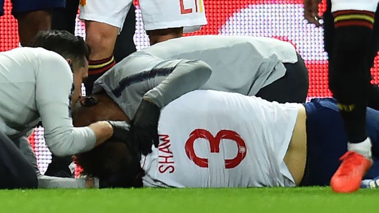Luke Shaw și primul mesaj transmis după accidentare. Wembley a amuțit când a ieșit pe targă: "Sunt luptător și voi reveni!"