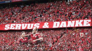 Munchenul e în lacrimi. Ribery și Robben predau echipamentul și îi spun "la revedere" lui Bayern. FOTO de la ultimul meci