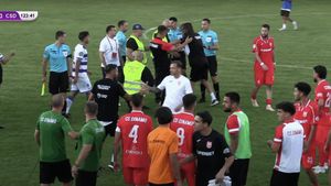 Dan Alexa, scandal monstru la meciul de cupă dintre Timişoara şi CS Dinamo. Gest urât față de Florin Bratu