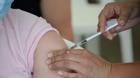 „Nu te vaccinezi, nu joci. Punct!” Propunere radicală pentru jucătorii din Liga 1